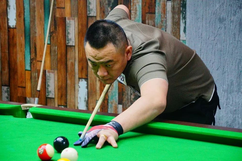 数球迷对他 数球迷对他