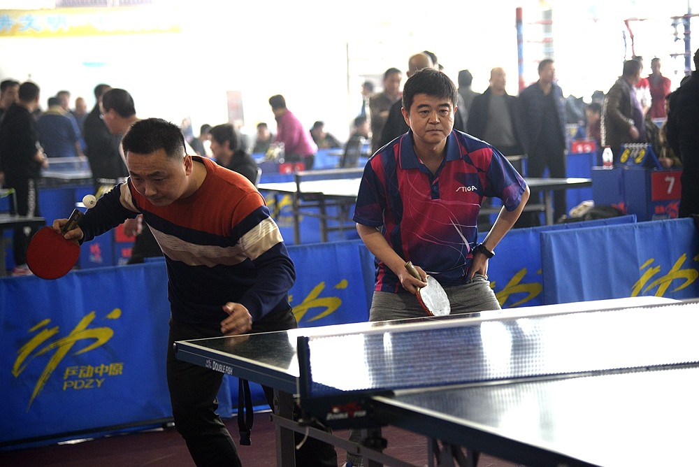 曼近年来依 曼近年来依