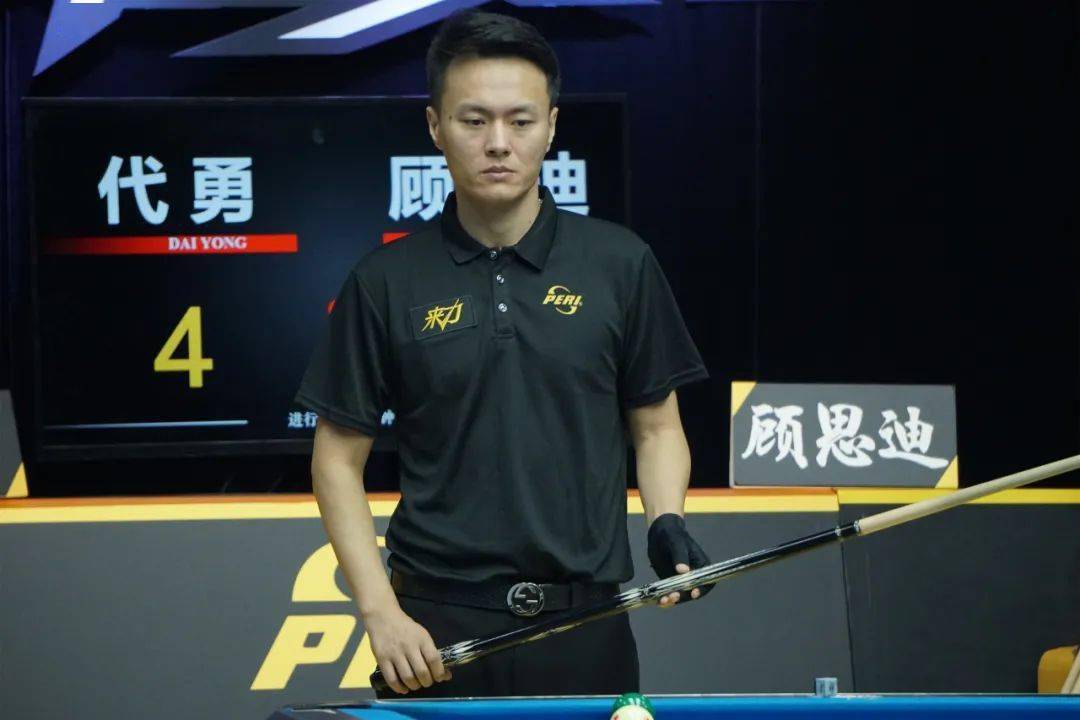 着兴奋与自 着兴奋与自