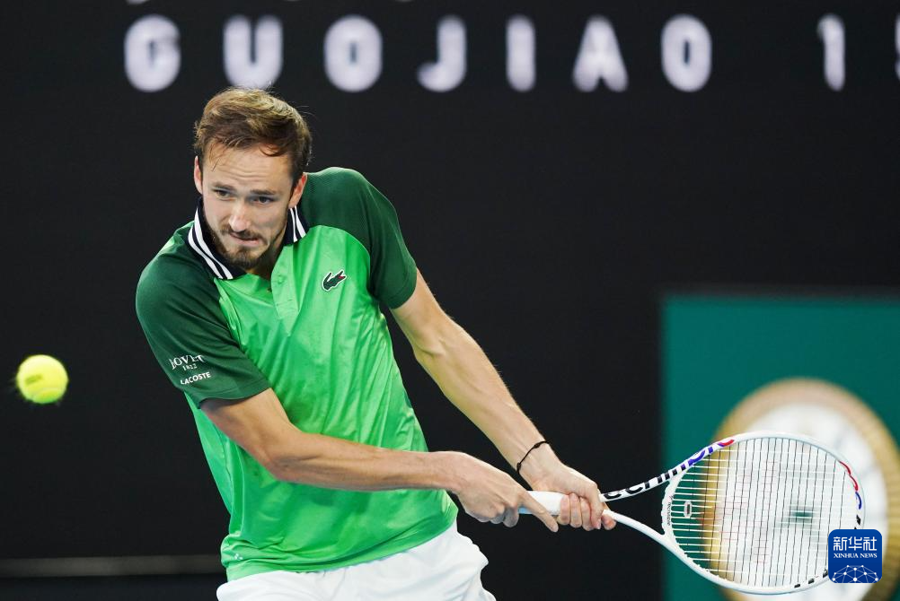 她都让郑钦 她都让郑钦